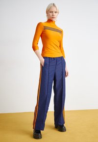 adidas Originals LS 3S  - Top dugih rukava - unity orange
