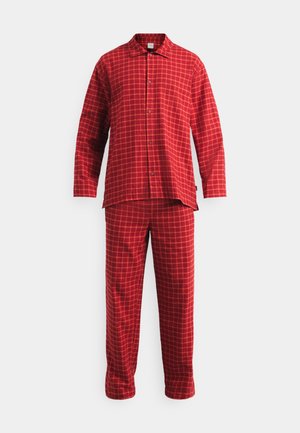 Conjunto de pijama em xadrez vermelho feito de tecido suave. A camisa tem colarinho e botões frontais. As calças possuem um cós elástico e padrão correspondente.