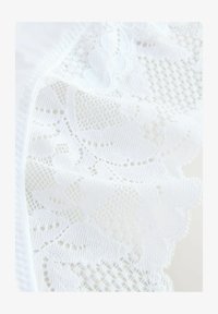 Kijelölve, black/white/nude