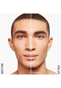 Shiseido SYNCHRO SKIN RADIANT LIFTING FOUNDATION SPF30 - Base de maquillaje - sand