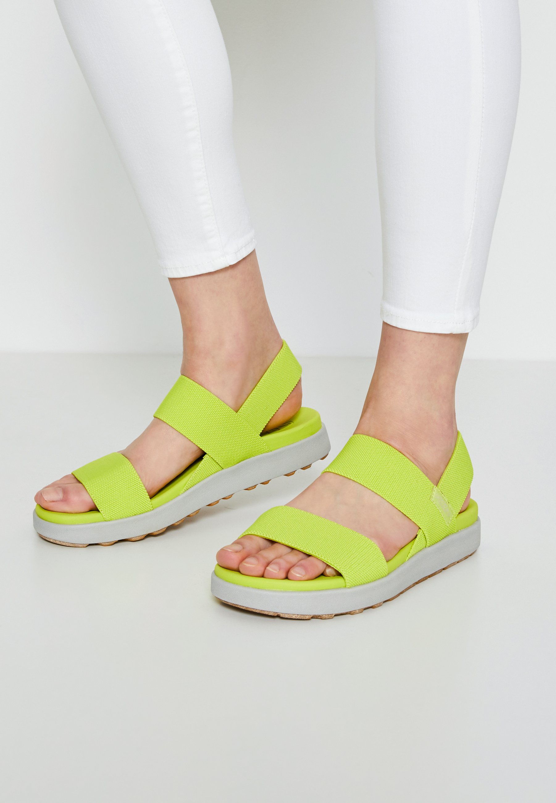 keen backstrap sandal