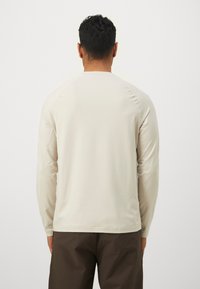 Jack Wolfskin PRELIGHT TRAIL CREW  - Top dugih rukava - pale sand