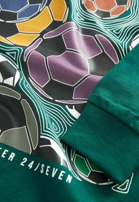 Next GRAPHIC - Langarmshirt - green football
