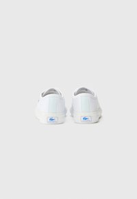 Lacoste BACKCOURT ESSENTIALS UNISEX - Joggesko - light blue/white