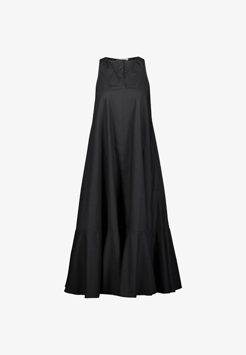 Schwarzes ärmelloses Midikleid mit ausgestelltem Saum und dezentem vorderseitigem Schlitz am Ausschnitt, mit lockerem, fließendem Schnitt.