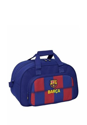 Niebiesko-czerwona sportowa torba w paski z uchwytami, przednia kieszeń z logo FC Barcelona i żółtym napisem "BARÇA".