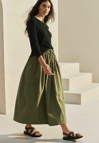 Next PARACHUTE   REGULAR FIT - Maksihame - khaki green