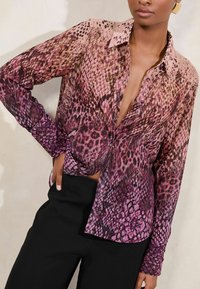 Unselected, pink
