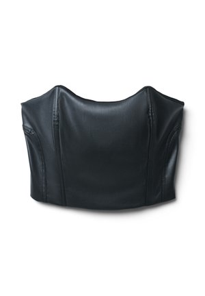 Top corsetto in pelle sintetica nera con texture liscia, cuciture strutturate e scollatura curva, con dettagli sui pannelli laterali e posteriori.