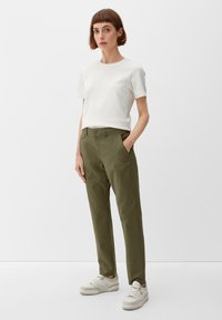 s.Oliver REGULAR KLASSISCHE  - Chino - olivgrün