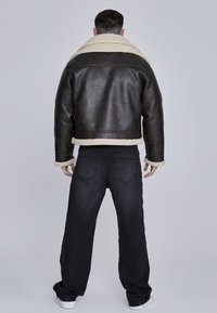 SIKSILK Chaqueta de invierno - brown