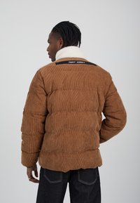 Night Addict NAABEY - Winterjacke - cream/tan