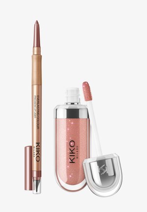 Crayon contour des lèvres KIKO Milano or rose avec capuchon et gloss à lèvres pailleté or rose assorti avec bouchon argenté et applicateur.