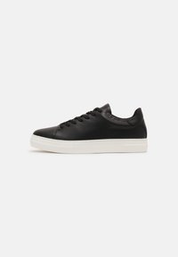 Selected Homme - SLHDAVID CHUNKY TRAINER NOOS - Matalavartiset tennarit - black Pienoiskuva 1