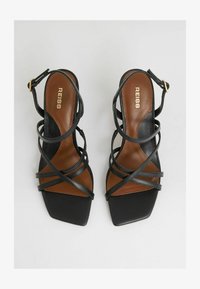 Unausgewählt, black