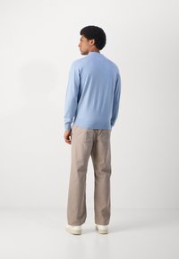 Scotch & Soda SEASONAL CORE DROPPED SHOULDER MOCK NECK - Strikkegenser - faded denim