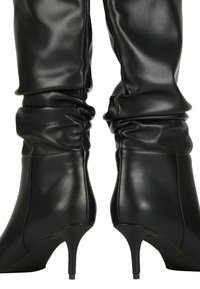 LOLA CASADEMUNT Botas - black