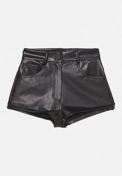 Melni mākslīgo ādu šorti ar augsto jostasvietu, kurām ir divas priekšējās kabatas, redzama šuvēšana un gluda tekstūra.