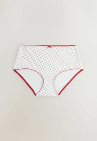 Culotte blanche taille haute avec un petit motif de cœurs rouges, bordure rouge le long de la ceinture et des ouvertures des jambes, et un petit nœud rouge au centre avant.