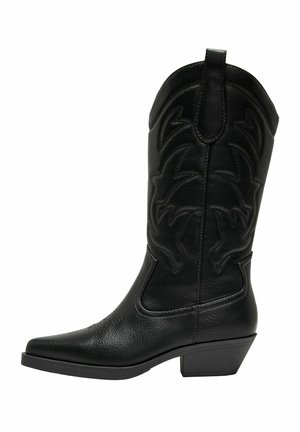 Botte de cowboy en cuir noir avec un bout pointu, un talon empilé et des coutures décoratives sur la tige. Texture lisse avec une finition mate.