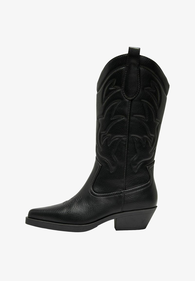 Czarne skórzane kowbojki z wąskim noskiem, podwyższonym obcasem i dekoracyjnym szyciem na cholewie. Gładka powierzchnia o matowym wykończeniu.