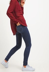 Levi's® Vaqueros pitillo - dark-blue denim