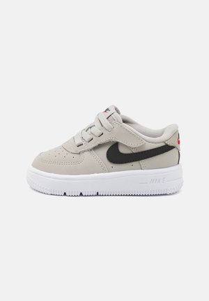 FORCE 1 EASYON LV8 UNISEX - Matalavartiset tennarit - light iron ore/white/black