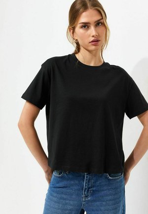 New Look, PACK OF 2 WHITE COTTON BOXY T-SHIRTS - Camiseta básica - white pattern