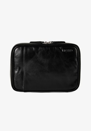 Estuche rectangular de cuero negro con cremallera y logo "PICARD" en relieve en la esquina superior derecha.