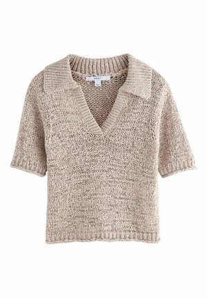 Beige kortærmet strikket sweater med rullekrave og V-udskæring, med en løs, tekstureret vævning.