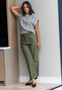 Next WIDE REGULAR FIT zielony
