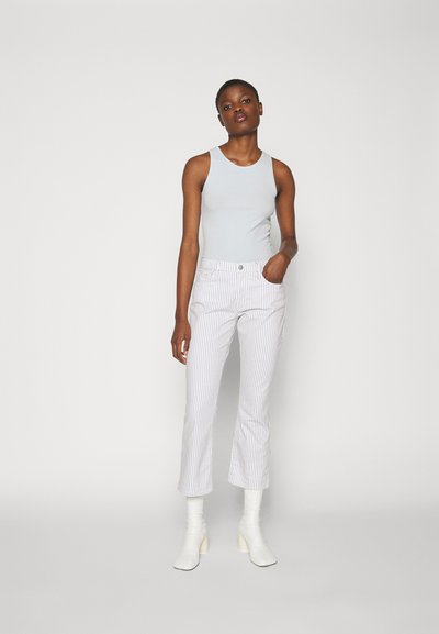 FRAME LE CROP MINI BOOT - Τζιν Bootcut - white