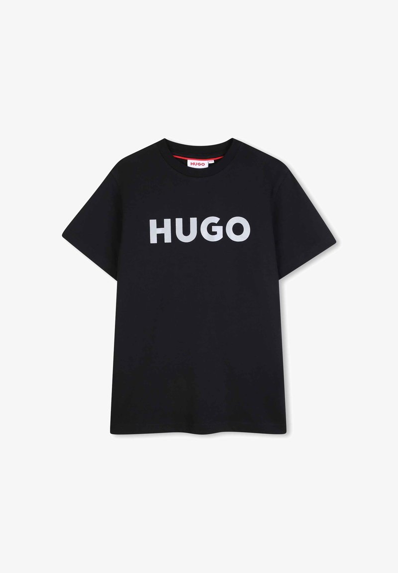 T-shirt noir à manches courtes avec le texte blanc "HUGO" centré sur la poitrine, col rond, présenté sur un fond blanc.