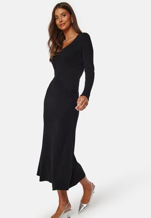 KNITTED ROUCHED MIDI DRESS - Stickad klänning - black