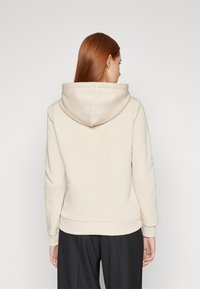 GANT TONAL SHIELD HOODIE - Hoodie - soft oat