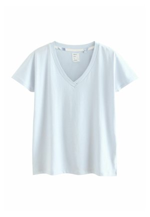 Hellblaues Baumwoll-T-Shirt mit V-Ausschnitt, kurzen Ärmeln und lockerem Schnitt. Glatte Textur mit einem Etikett unterhalb des Halsausschnitts.