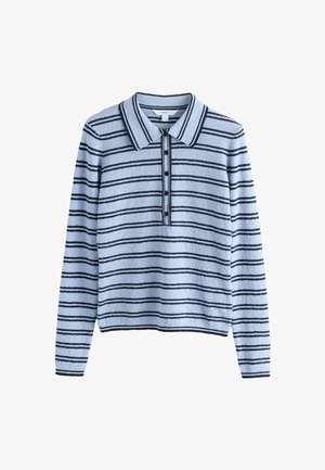 Garās piedurkņu polovers džemperis gaiši zilā krāsā ar tumši ziliem svītrām, ar ribotu apkakli, pogājamu atloku un mīkstu teksturētu audumu.