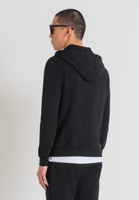 Antony Morato WITH LOGO PLAQUE AND RUBBERIZED BASE - Felpa con zip - black