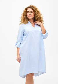Zizzi Vapaa-ajan mekko - serenity wh. stripe