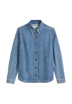 Chemise en denim bleu clair avec un devant à boutons, col classique, manches longues et détails de couture subtils le long des coutures.