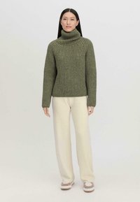 hessnatur Strickpullover - moos