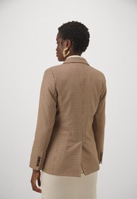 Thumbnail Image 3
