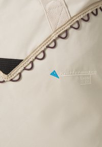Klättermusen BAGGI BAG UNISEX - Bolsa de deporte - creme