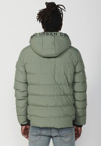 Koroshi Ziemas jaka - verde   green
