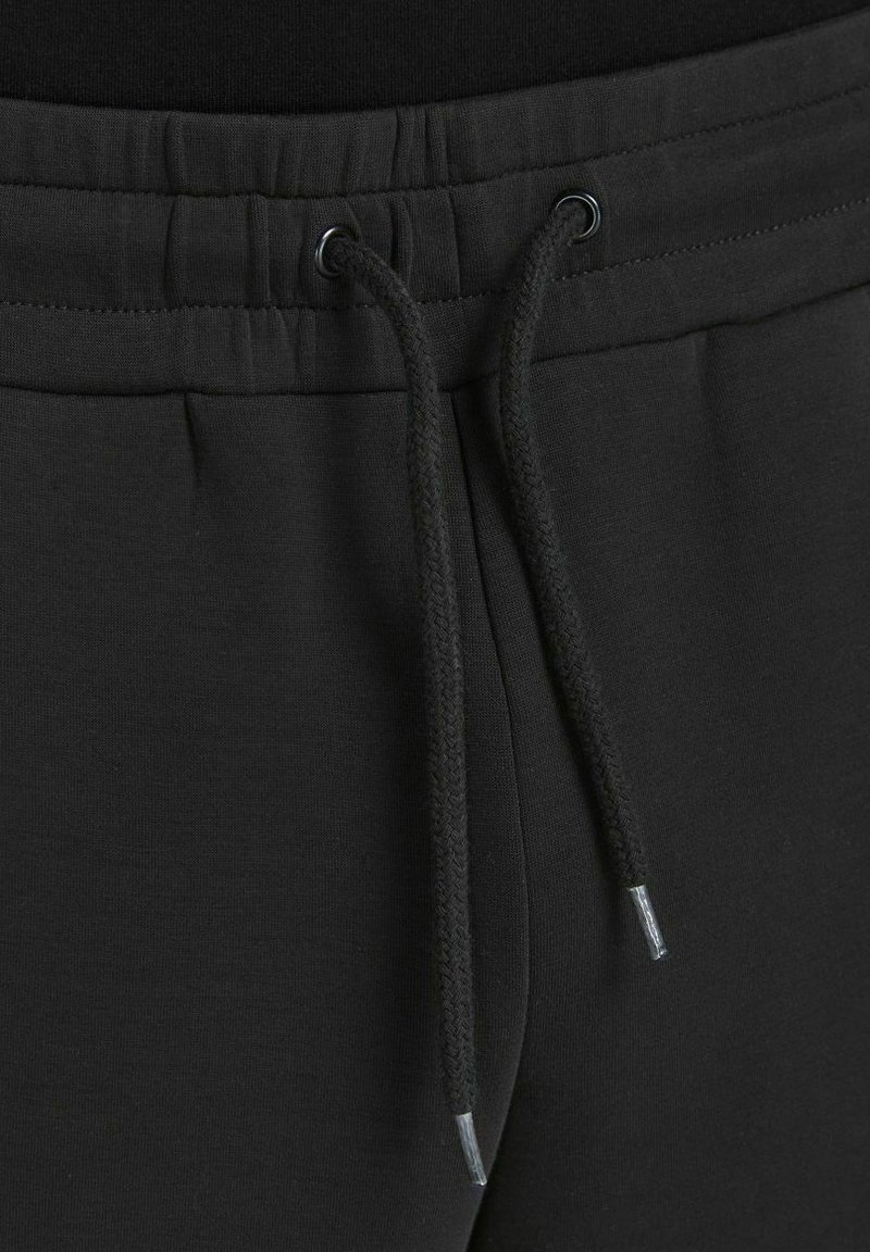 Herren Trainingsanzüge | Jack & Jones GORDON TYSON Jogginghose black/schwarz - FD44603 Herren Trainingsanzüge | Jack & Jones GORDON TYSON Jogginghose black/schwarz - FD44603