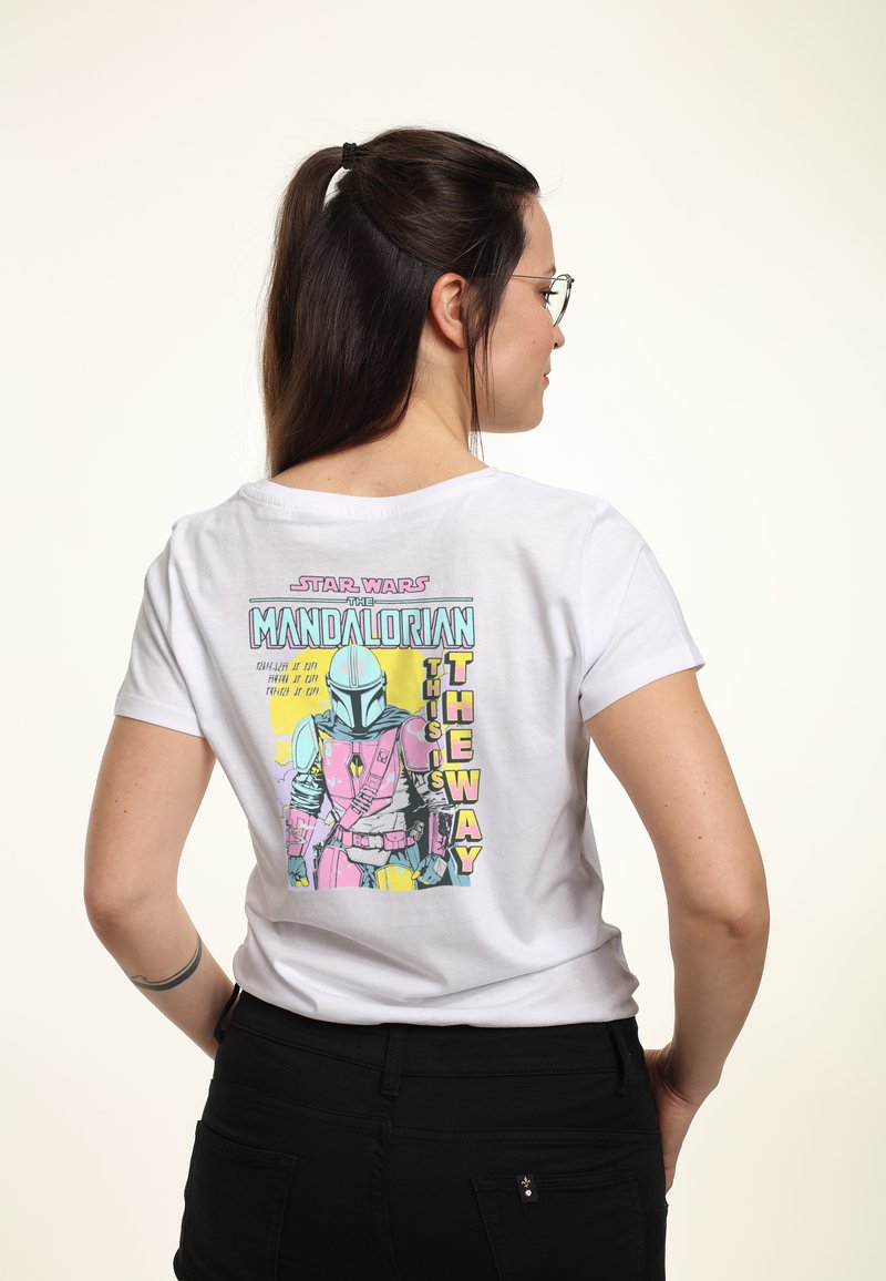 Star Wars STAR WARS: THE MANDALORIAN MANDO POP - Camiseta estampada - white