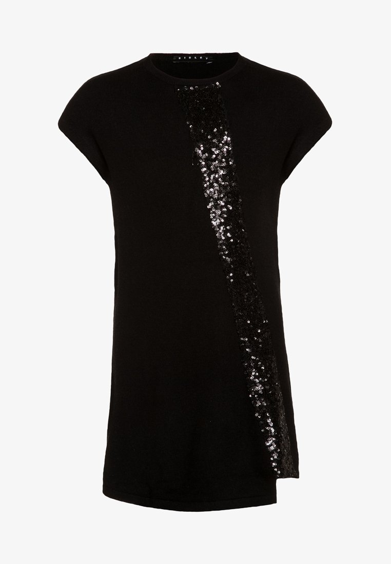 Robe en maille noire avec des manches courtes et une bande diagonale de sequins noirs d'un côté, créant un accent texturé.