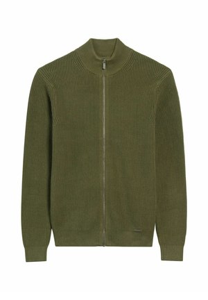 Sweter z ribbdu w kolorze oliwkowozielonym, zapinany na zamek, z wysokim kołnierzem, długimi rękawami i pojedynczym metalowym zamkiem z przodu, z subtelną metką z logo.