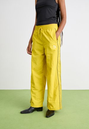 T7  PLAY.LOUD. TRACK WV - Dresside alumine osa - fresh pear