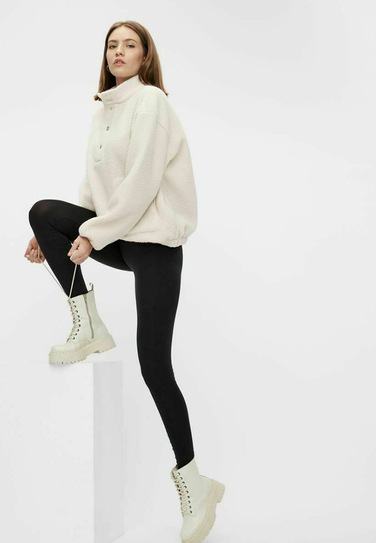 bianco laced up boot